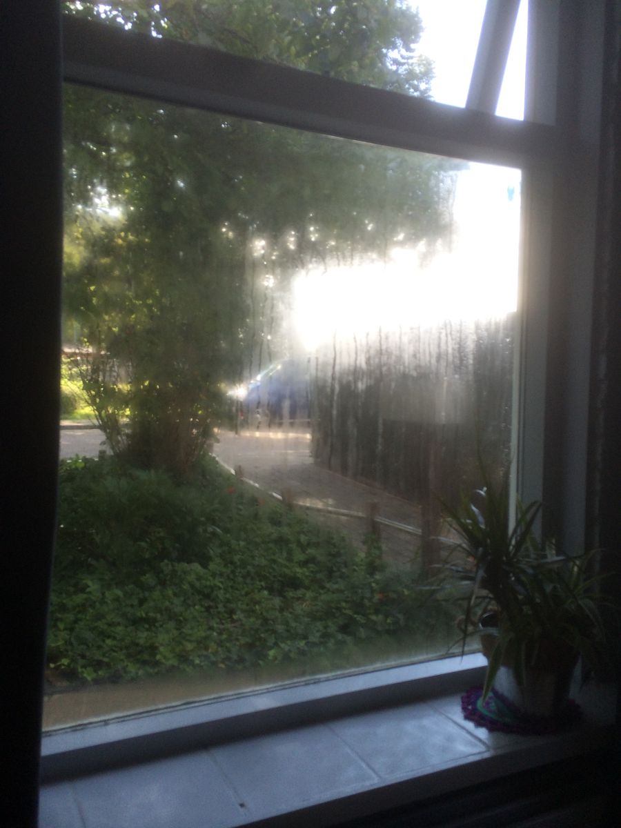 Veel vocht in een isolatie raam in Zoetermeer